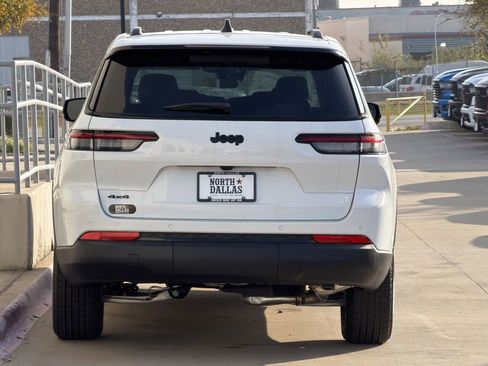 New 2025 Jeep Grand Cherokee L Altitude image 6