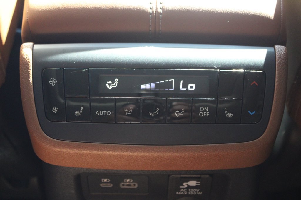 Used 2025 Nissan Pathfinder Platinum w/ Cargo Package AWD/4WD image 28