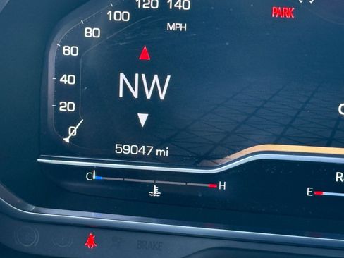 Used 2023 GMC Yukon XL SLT image 21