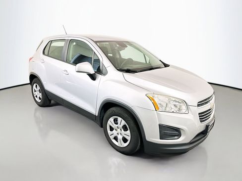 Used 2016 Chevrolet Trax LS FWD image 1