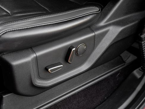 Used 2018 Ford F150 Raptor w/ Equipment Group 802A Luxury image 48