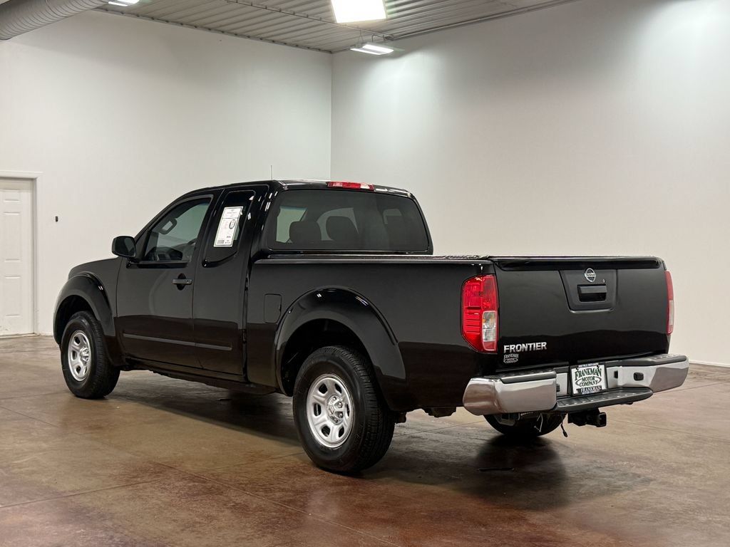 Used 2015 Nissan Frontier S RWD image 5