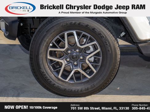 Used 2025 Jeep Wrangler Sahara image 35