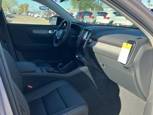 New 2026 Volvo XC40 B4 Core image 32