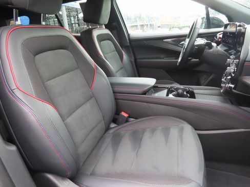 Used 2024 Chevrolet Blazer EV RS image 41