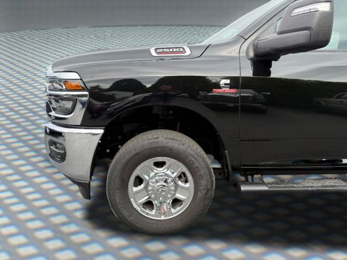 Used 2025 RAM 2500 Tradesman AWD/4WD image 11