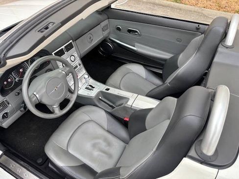 Used 2005 Chrysler Crossfire Limited RWD image 11