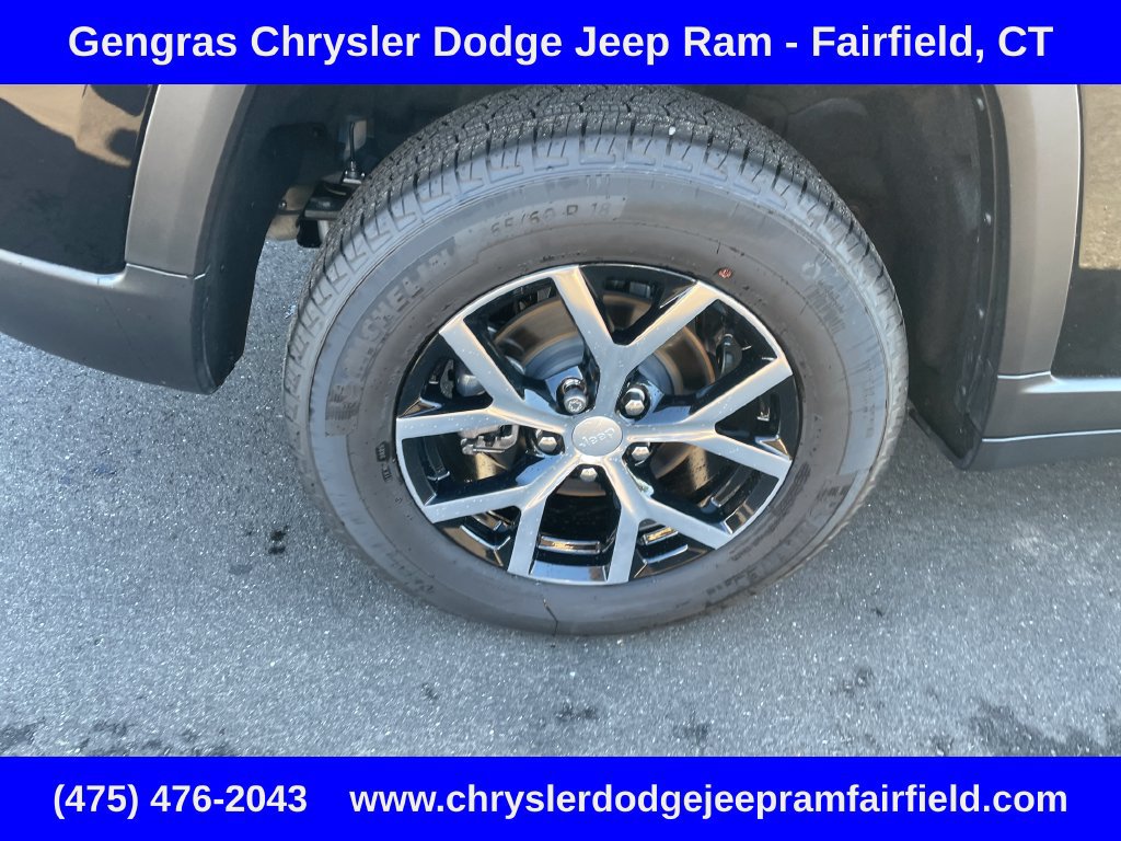Used 2025 Jeep Grand Cherokee Limited AWD/4WD image 10