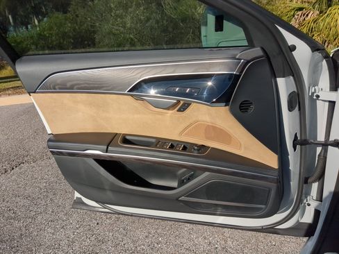 Used 2021 Audi A8 L 4.0T w/ Executive Plus Package image 17