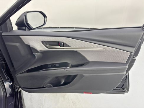 Used 2025 Toyota Camry SE w/ Convenience Package image 43