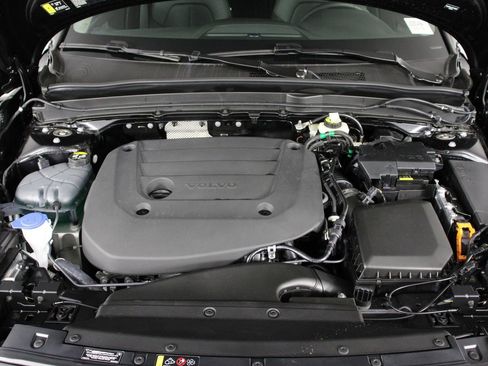 New 2026 Volvo XC40 B4 Core image 12