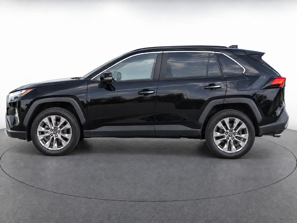 Used 2022 Toyota RAV4 Limited AWD/4WD image 2