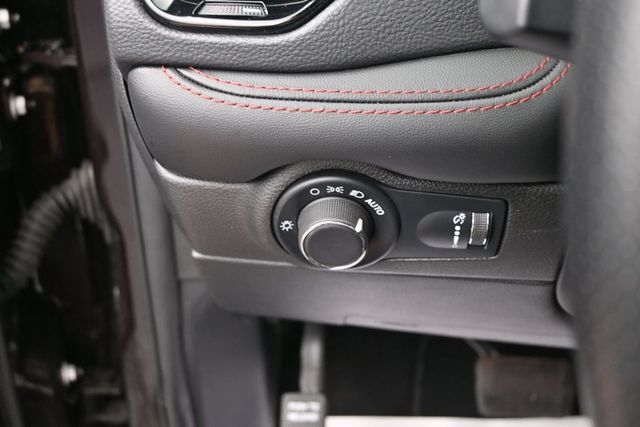 Used 2025 Dodge Durango GT w/ Blacktop Package AWD/4WD image 31