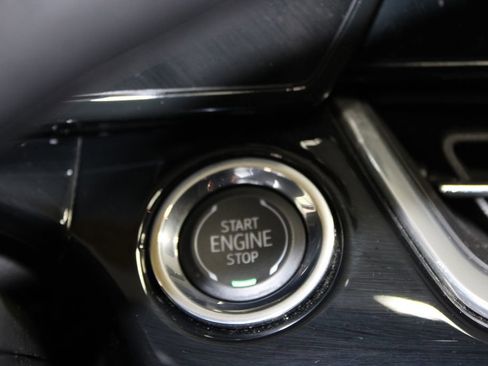 Used 2025 Chevrolet Trax RS w/ Sunroof Package image 49