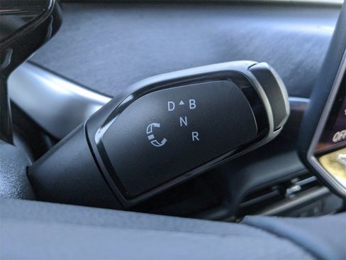 New 2025 Volkswagen ID. Buzz Pro S image 31