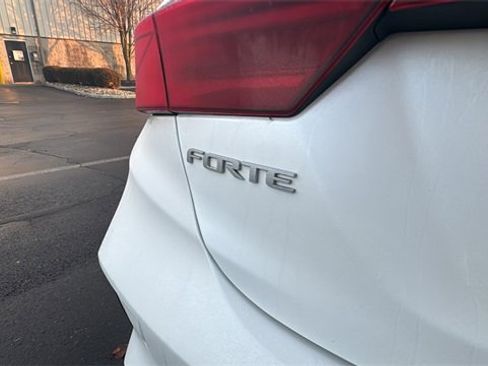 Used 2024 Kia Forte LXS image 31