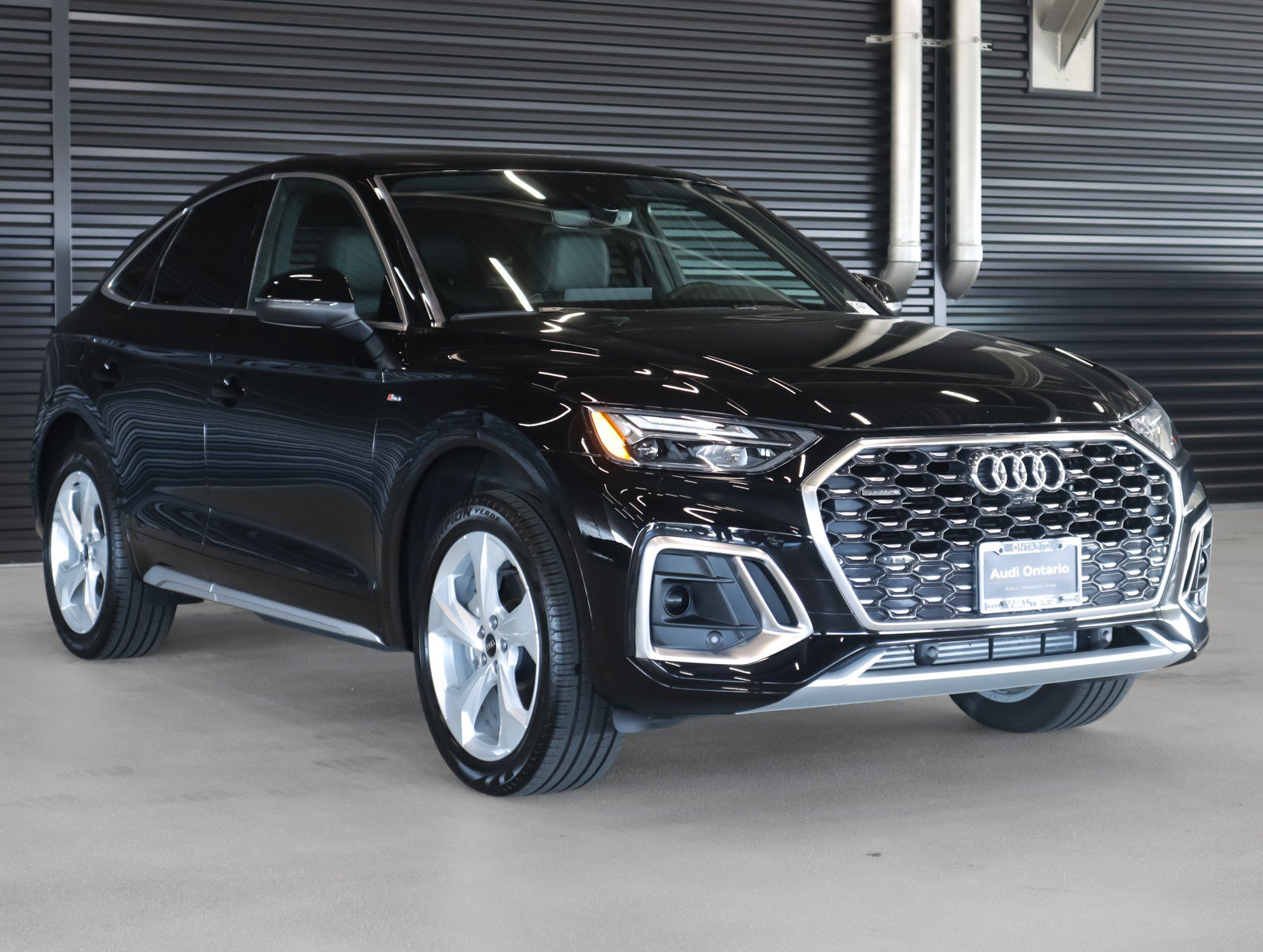 Used 2025 Audi Q5 2.0T Premium Plus w/ Premium Plus Package AWD/4WD image 12