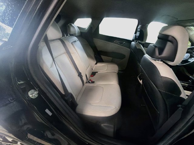 Used 2025 Kia Sportage EX FWD image 28