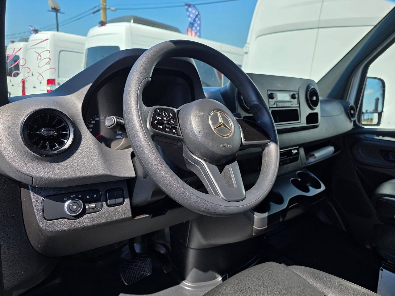 Used 2021 Mercedes-Benz Sprinter 3500 image 16
