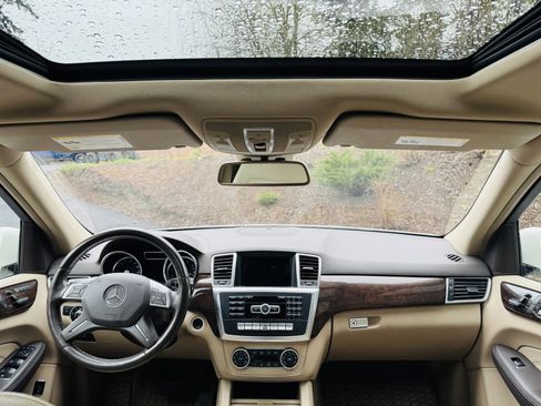 Used 2014 Mercedes-Benz ML 350 4MATIC w/ Premium 1 Package image 15