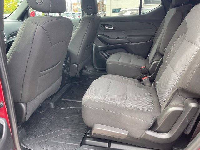 Used 2023 Chevrolet Traverse LT FWD image 18