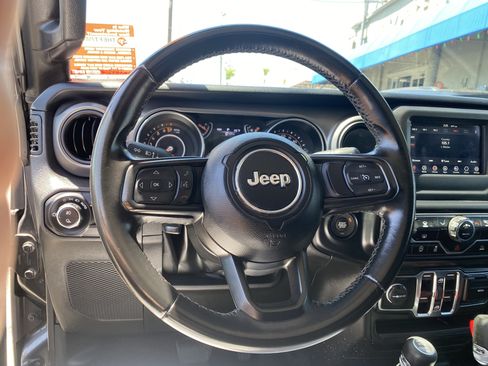 Used 2022 Jeep Gladiator Sport AWD/4WD image 33