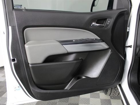 Used 2019 Chevrolet Colorado LT AWD/4WD image 14