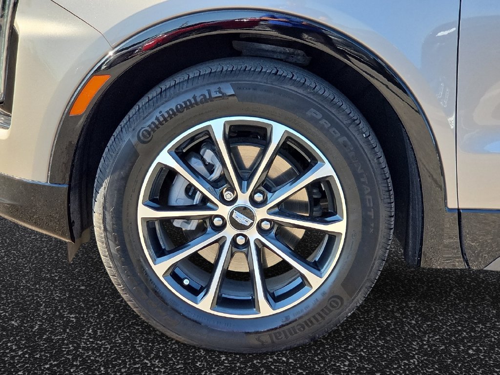 Used 2025 Cadillac XT4 Sport w/ LPO, Floor Liner Package FWD image 8