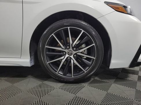 Used 2023 Toyota Camry SE w/ Convenience Package FWD image 11
