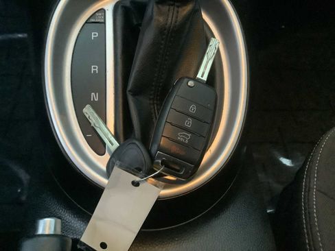 Used 2016 Kia Soul FWD image 19