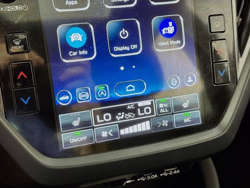 Used 2025 Subaru Forester Premium AWD/4WD image 19