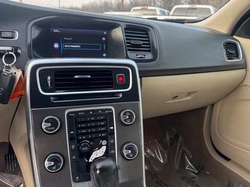 Used 2012 Volvo S60 T5 FWD image 17