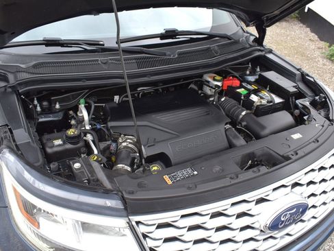 Used 2018 Ford Explorer Platinum AWD/4WD image 38