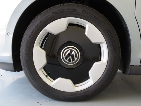 New 2025 Volkswagen ID. Buzz Pro S RWD image 28