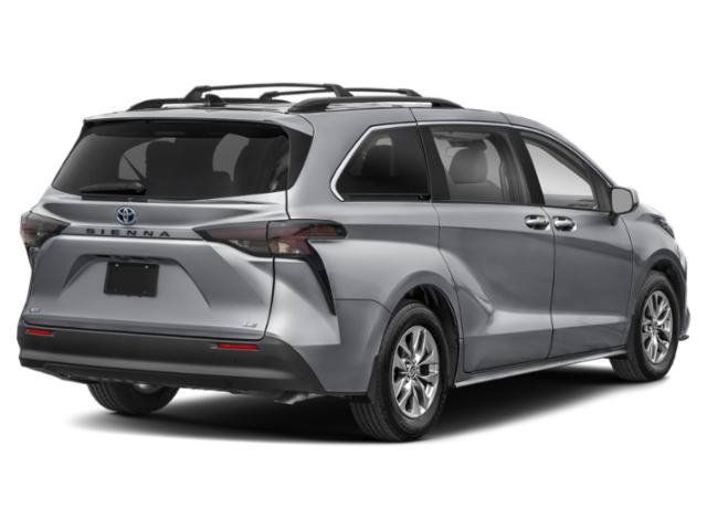 Used 2026 Toyota Sienna LE AWD/4WD image 2