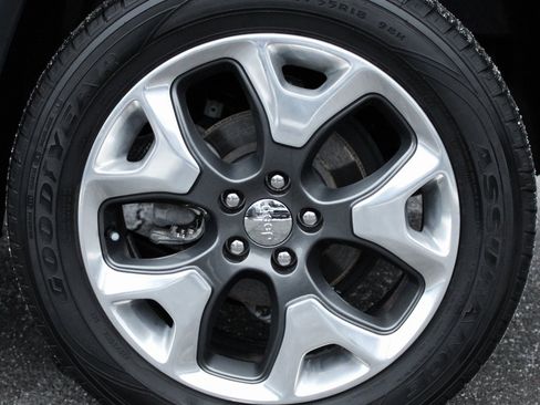 Used 2018 Jeep Compass Limited w/ Navigation Group image 12