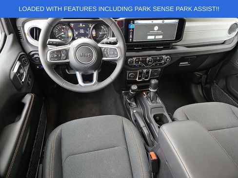 Used 2025 Jeep Wrangler Unlimited Sahara w/ Safety Group AWD/4WD image 11
