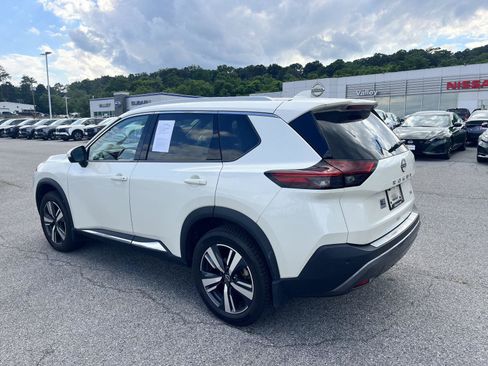 Used 2023 Nissan Rogue SL FWD image 5