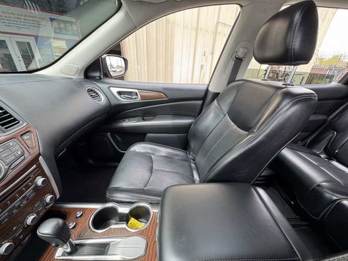 Used 2020 Nissan Pathfinder Platinum image 43