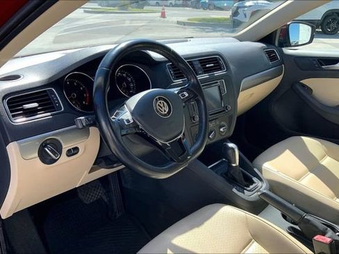 Used 2017 Volkswagen Jetta SE FWD image 14