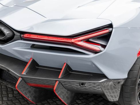 Used 2024 Lamborghini Revuelto image 51