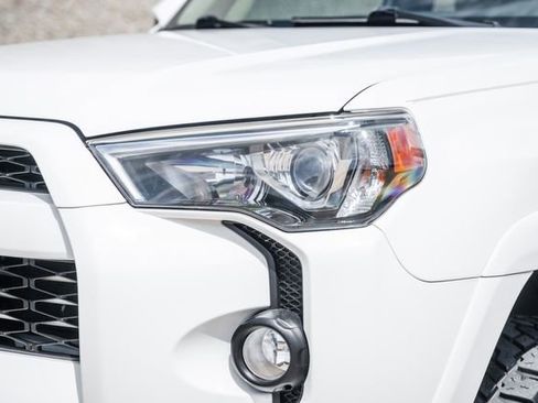 Used 2016 Toyota 4Runner SR5 Premium AWD/4WD image 36