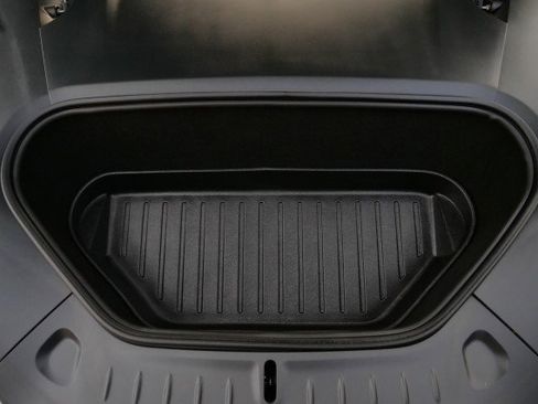 Used 2021 Tesla Model S Plaid image 43