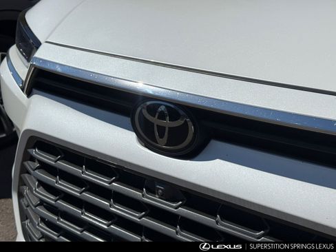 Used 2024 Toyota Grand Highlander AWD Hybrid image 11