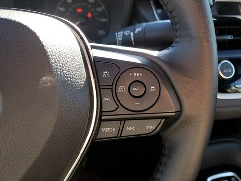 Certified 2025 Toyota Corolla SE image 22