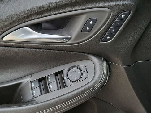 Certified 2023 Buick Encore GX Essence w/ Experience Buick Package FWD image 23