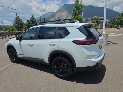Used 2025 Nissan Rogue SV AWD/4WD image 5