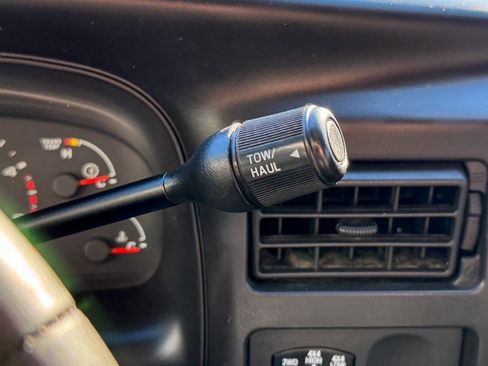 Used 2005 Ford Excursion XLT image 24