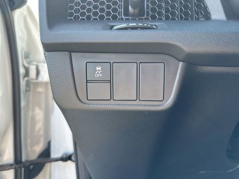 Used 2025 Honda CR-V EX image 18
