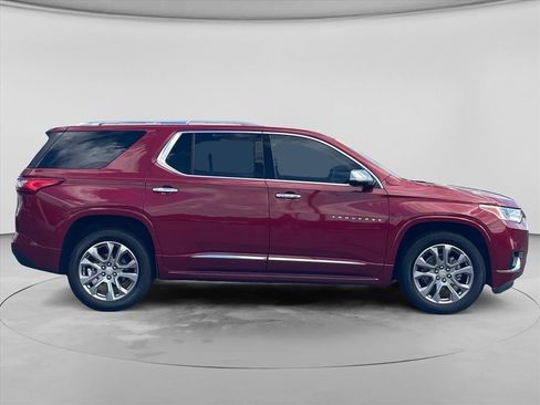 Used 2018 Chevrolet Traverse Premier w/ Driver Confidence II Package FWD image 8
